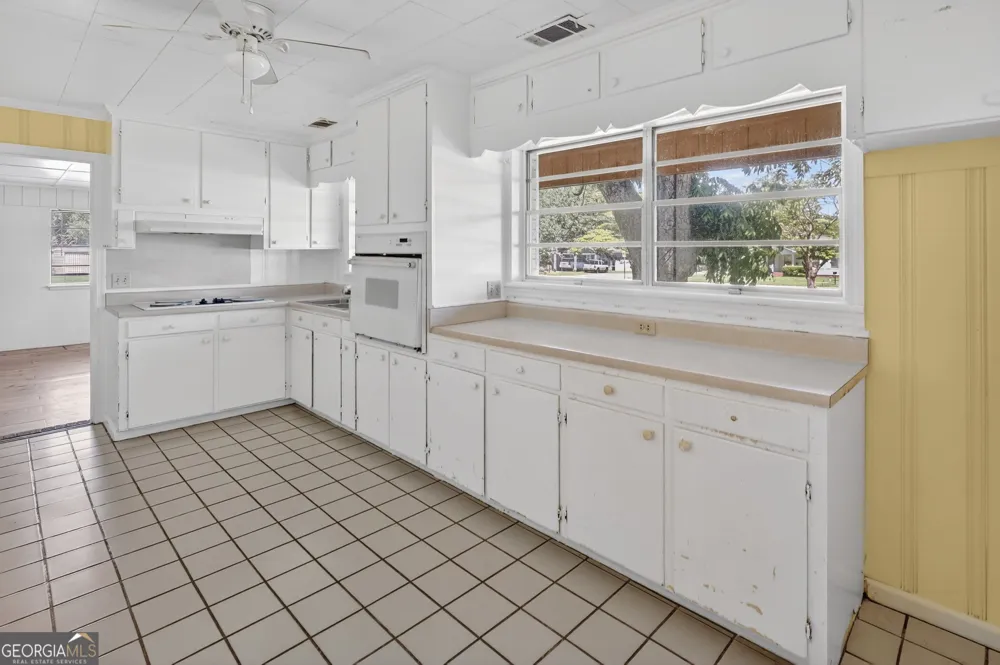 310 S Leroy ST Metter, GA 30439