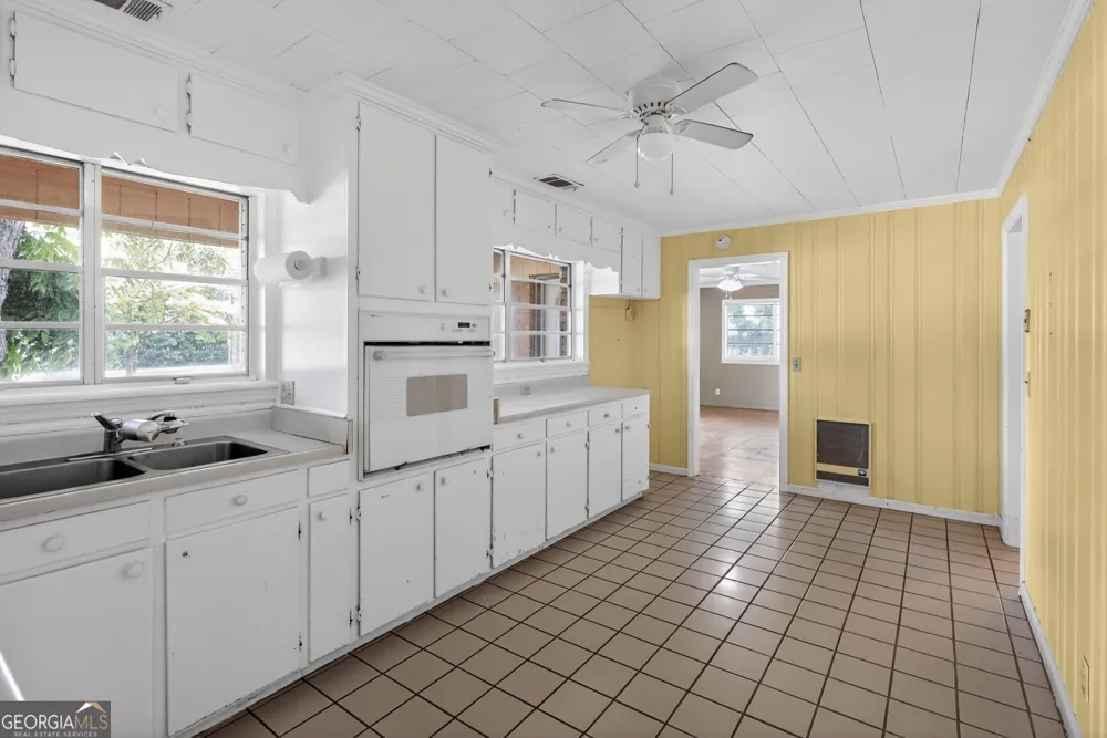 310 S Leroy ST Metter, GA 30439