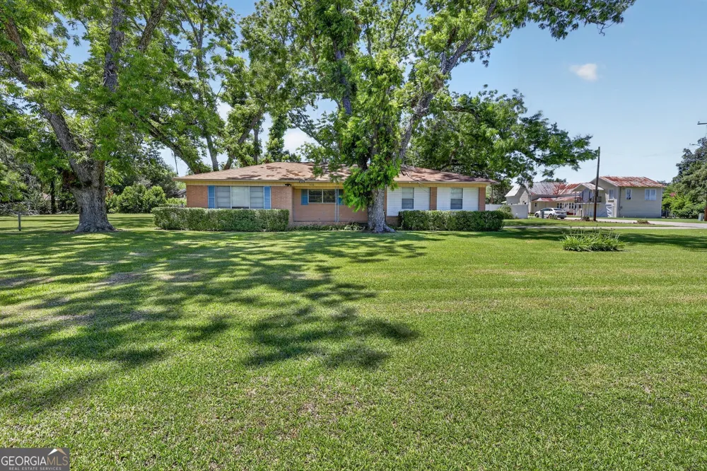 310 S Leroy ST Metter, GA 30439