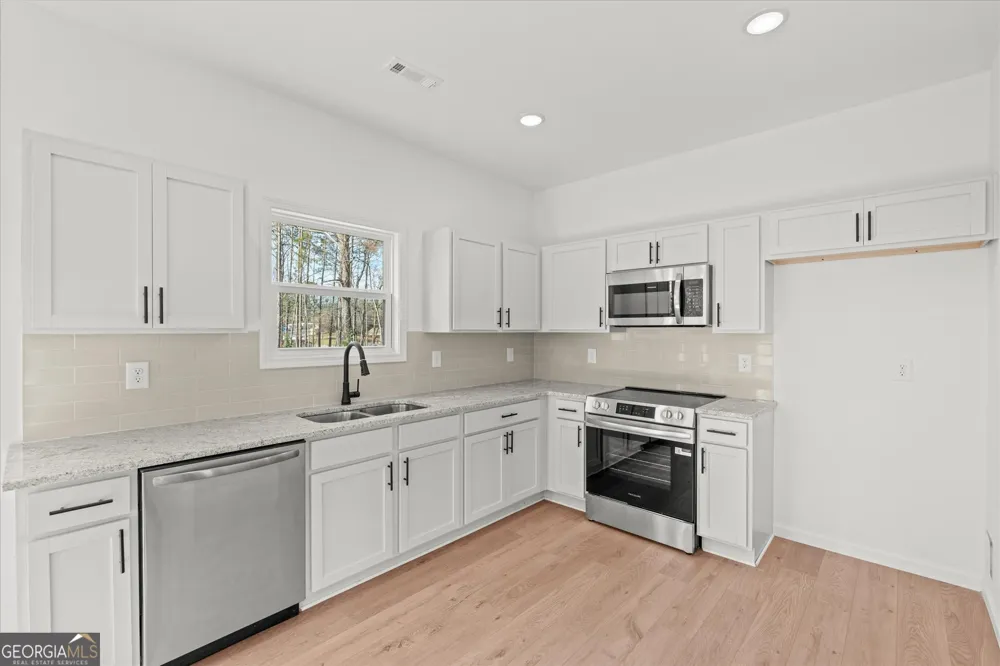 99 Carroll CIR Carrollton, GA 30117