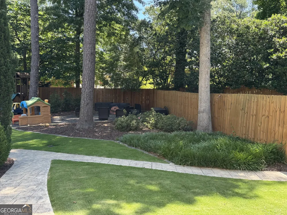 859 East AVE Scottdale, GA 30079