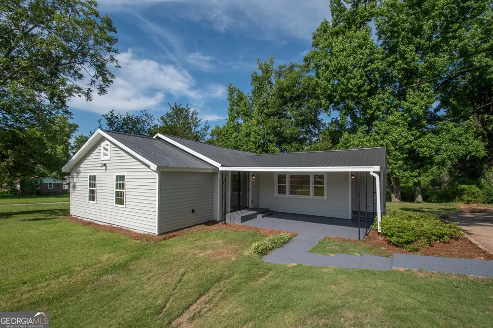 432 Cooley RD LaGrange, GA 30241