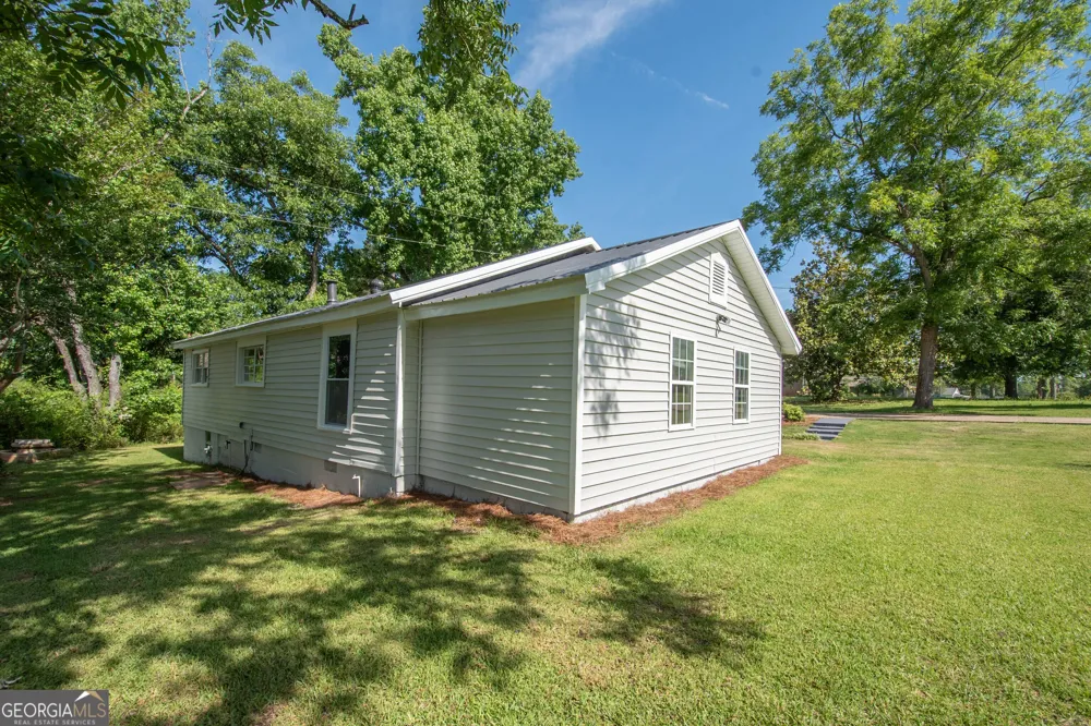 432 Cooley RD LaGrange, GA 30241
