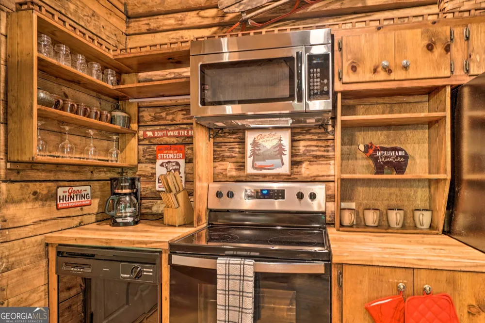 2183 Chimney Mountain RD Sautee Nacoochee, GA 30571
