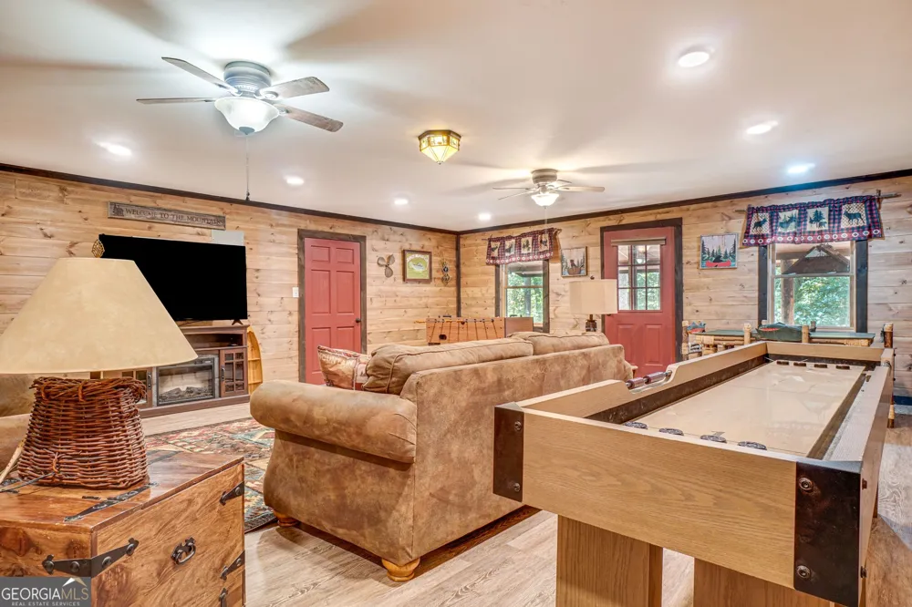 2183 Chimney Mountain RD Sautee Nacoochee, GA 30571