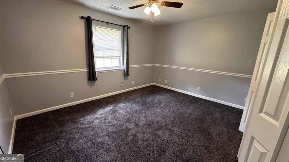 144 Live Oak LN Claxton, GA 30417
