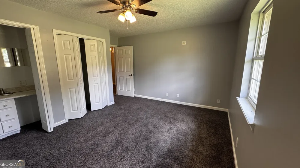 144 Live Oak LN Claxton, GA 30417
