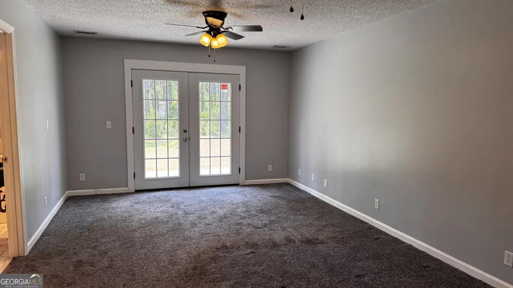 144 Live Oak LN Claxton, GA 30417
