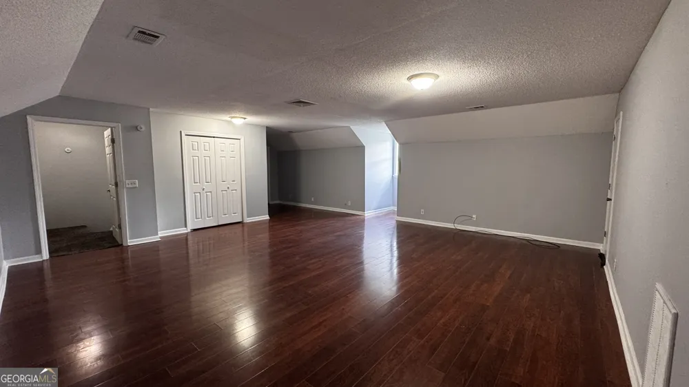 144 Live Oak LN Claxton, GA 30417