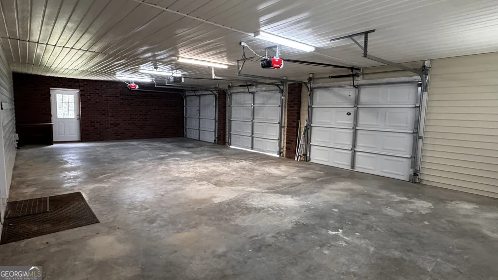 144 Live Oak LN Claxton, GA 30417