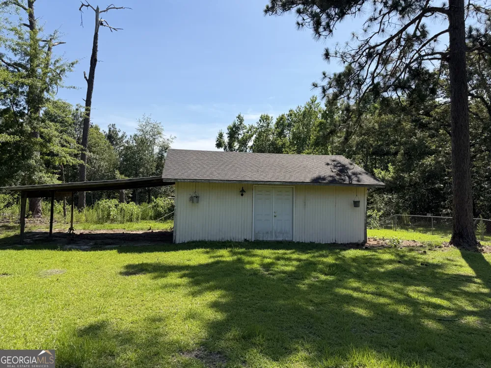 257 Lonnie Burke RD Portal, GA 30450