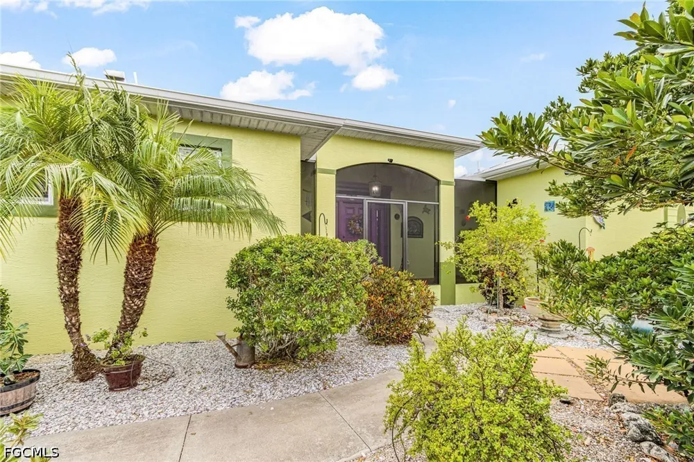 Island Acres Court St James City, FL 33956