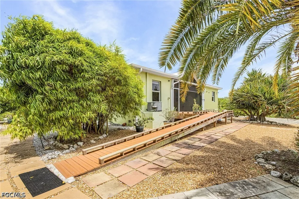 Island Acres Court St James City, FL 33956