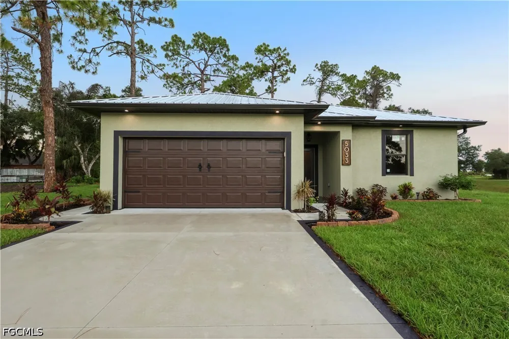 Pinetree Circle Labelle, FL 33935