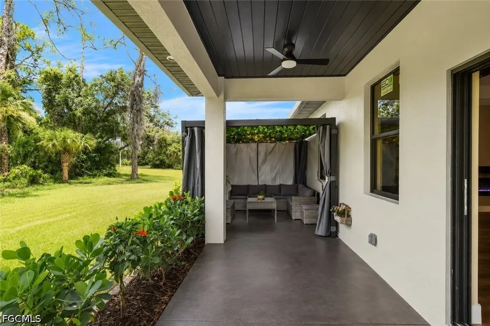 Pinetree Circle Labelle, FL 33935