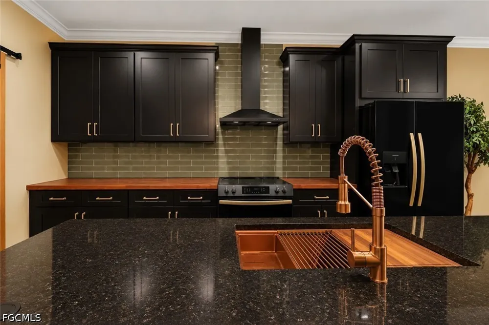 Pinetree Circle Labelle, FL 33935