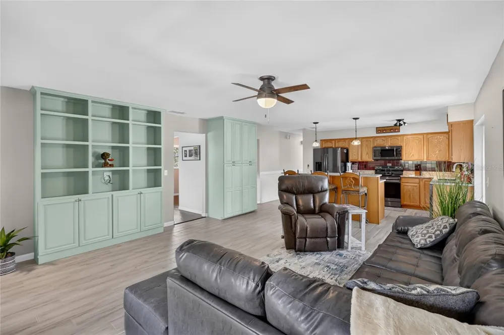 1421 ELLISON LANE Lakeland, FL 33801