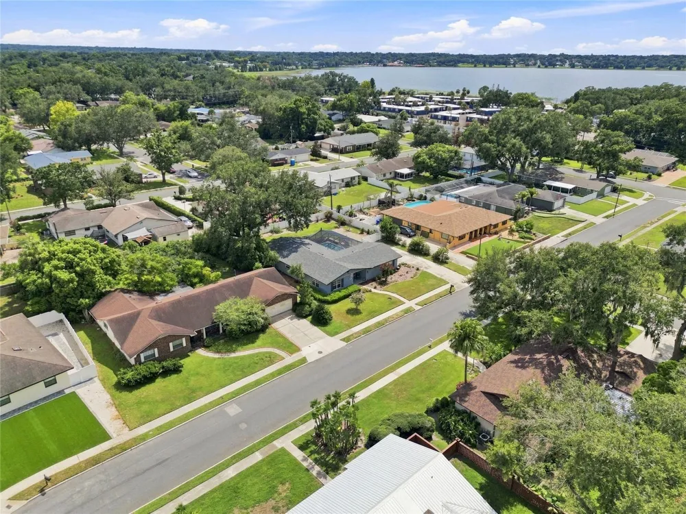1421 ELLISON LANE Lakeland, FL 33801