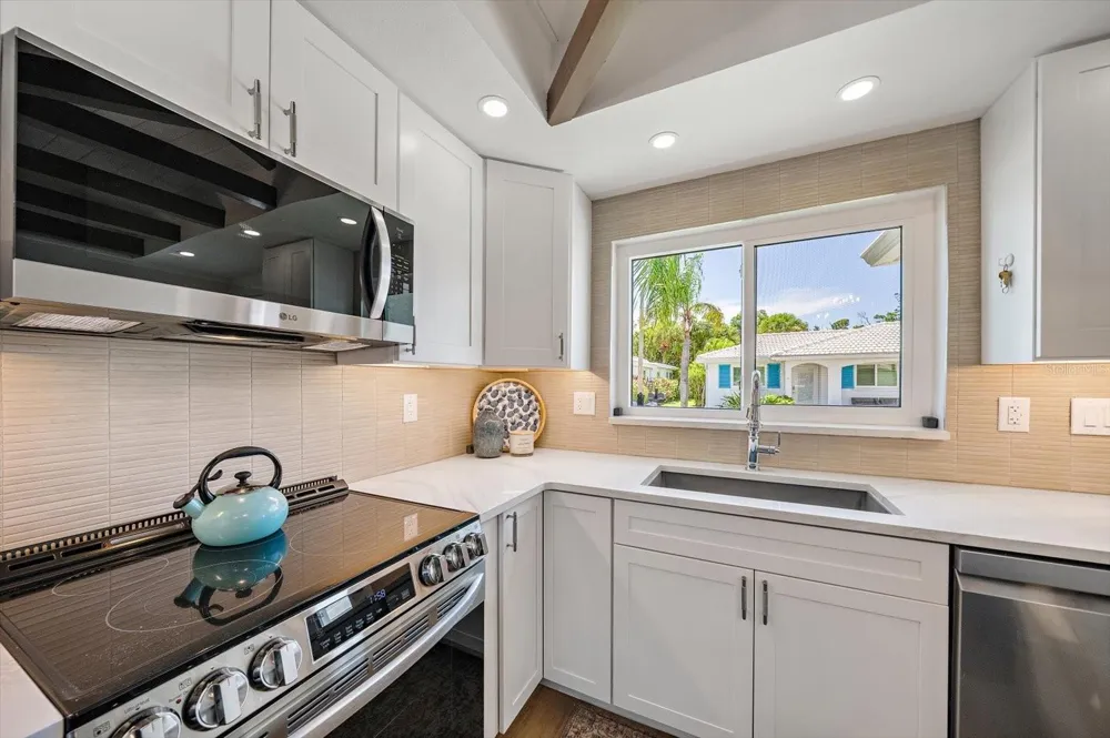711 SPANISH DRIVE S #211 Longboat Key, FL 34228