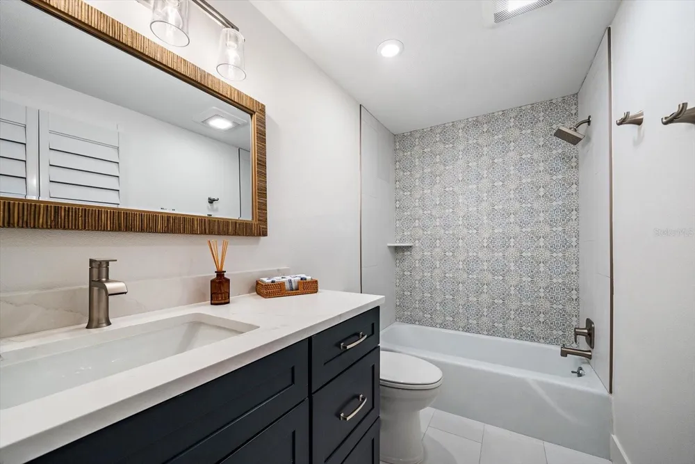 711 SPANISH DRIVE S #211 Longboat Key, FL 34228