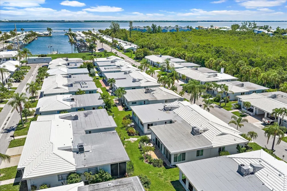 711 SPANISH DRIVE S #211 Longboat Key, FL 34228