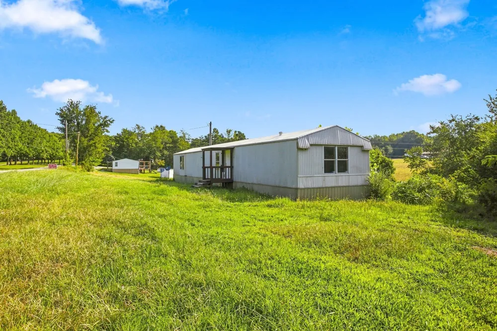 940 N Brace Rd Summertown, TN 38483