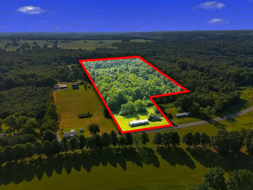 940 N Brace Rd Summertown, TN 38483