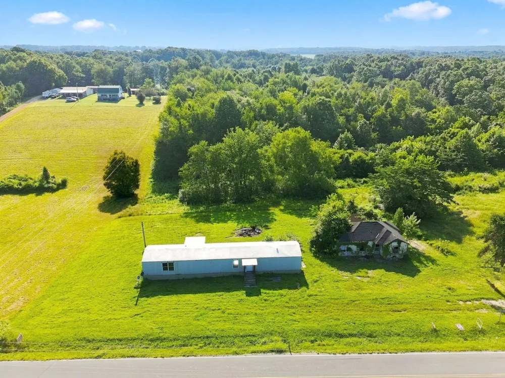 940 N Brace Rd Summertown, TN 38483