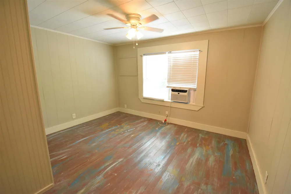 215 E 11th Street Bonham, TX 75418