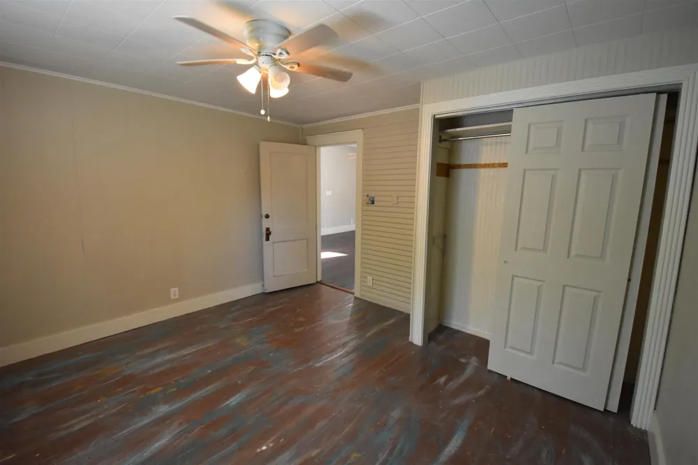 215 E 11th Street Bonham, TX 75418
