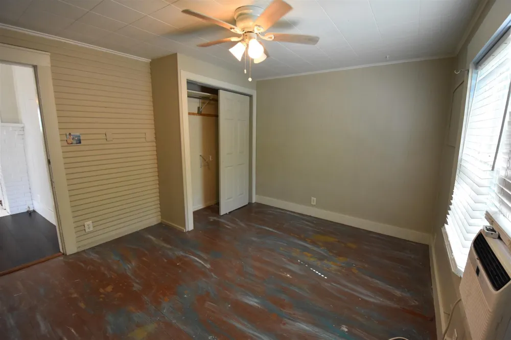 215 E 11th Street Bonham, TX 75418