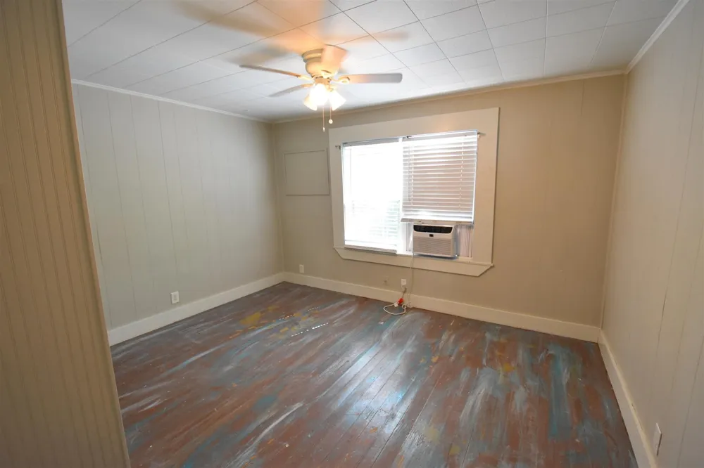 215 E 11th Street Bonham, TX 75418