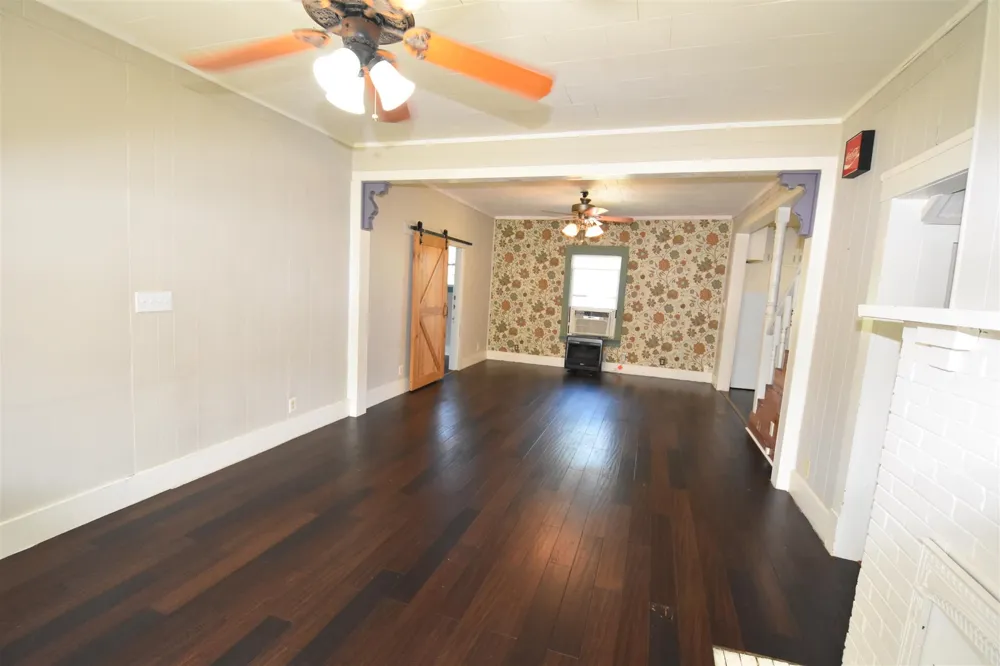 215 E 11th Street Bonham, TX 75418