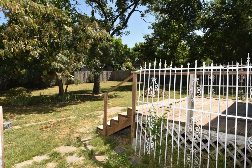215 E 11th Street Bonham, TX 75418