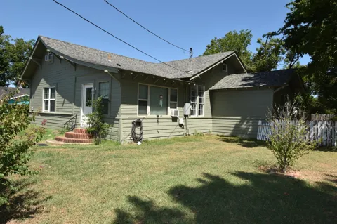 215 E 11th Street