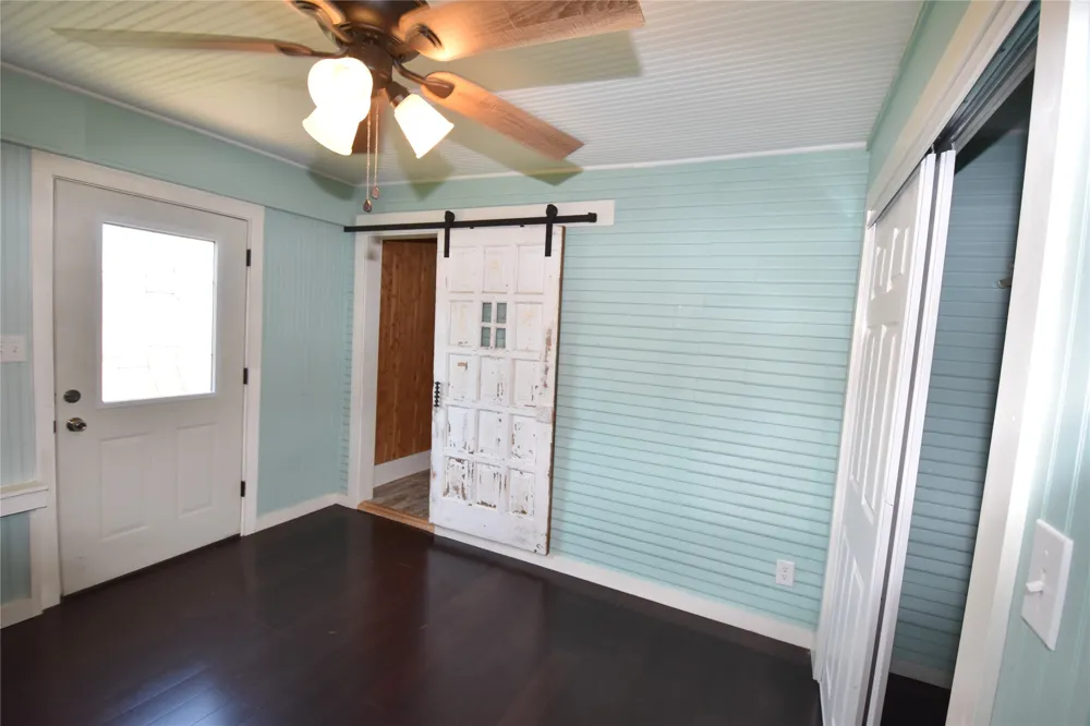 215 E 11th Street Bonham, TX 75418