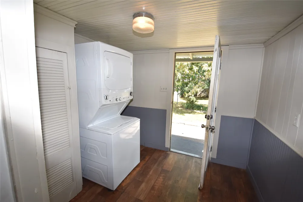 215 E 11th Street Bonham, TX 75418