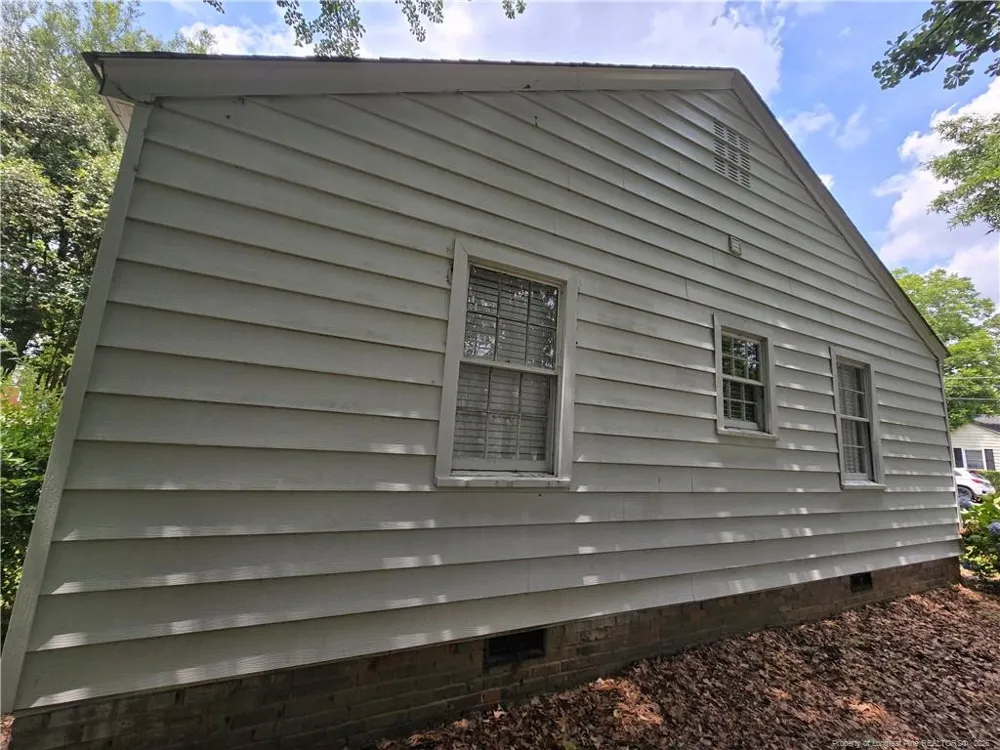 2705 Pecan Fayetteville, NC 28303