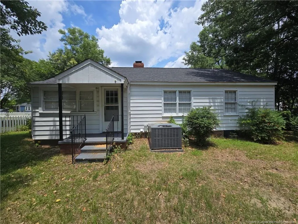 2705 Pecan Fayetteville, NC 28303