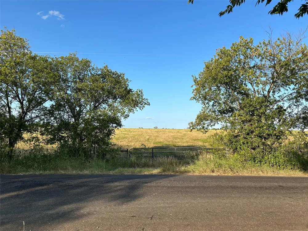 9248 S County Line Road Axtell, TX 76624
