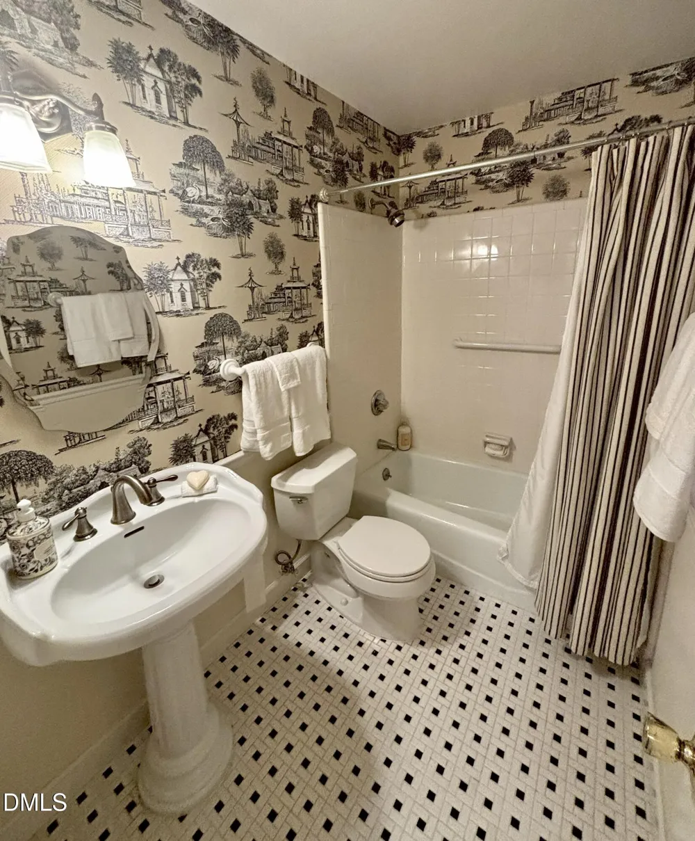 180 Montrose Drive Durham, NC 27707