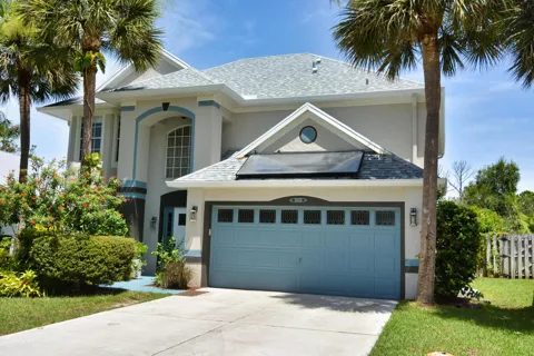 900 NW Waterlily Place