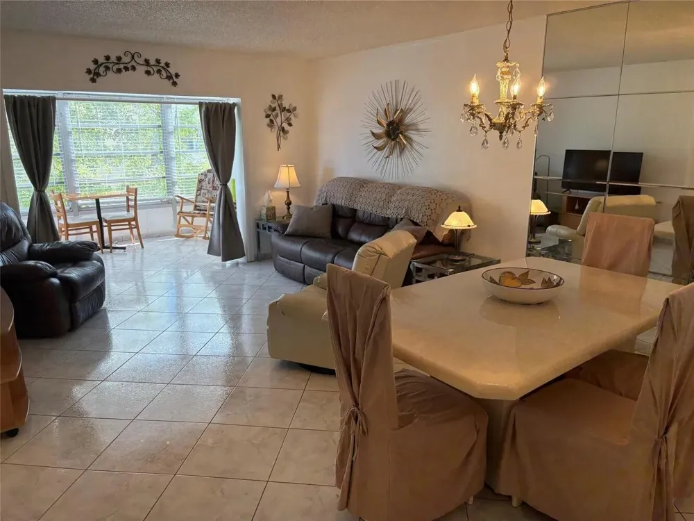 4050 NW 42ND AVENUE #415 Lauderdale Lakes, FL 33319