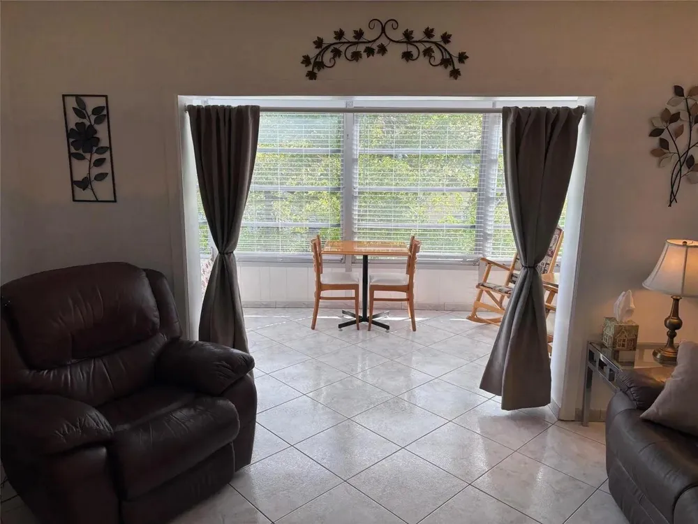 4050 NW 42ND AVENUE #415 Lauderdale Lakes, FL 33319