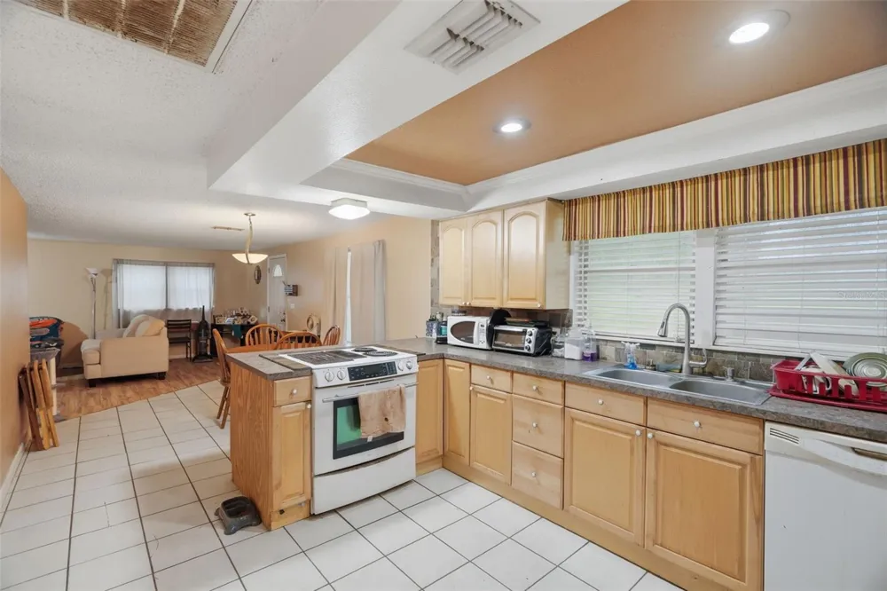 5818 CHERRY ROAD Lakeland, FL 33810