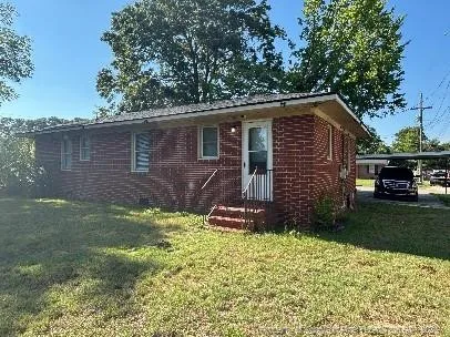 4937 Walnut Drive Fayetteville, NC 28304
