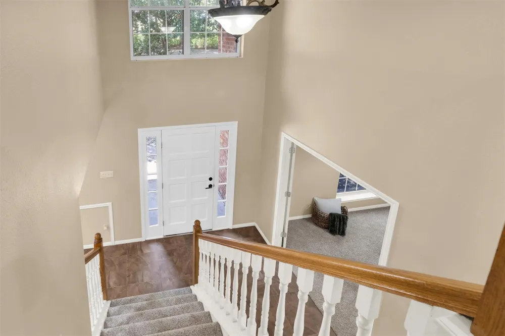 1915 E Lake Drive Huntsville, TX 77340