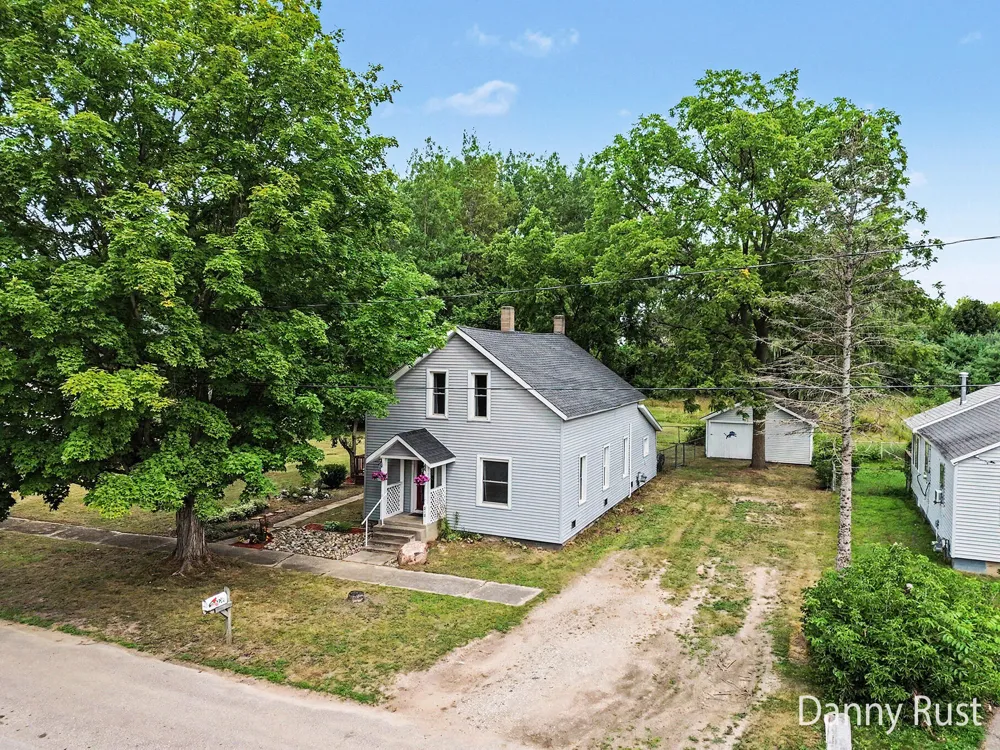 213 E 2nd Street Scottville City, MI 49454