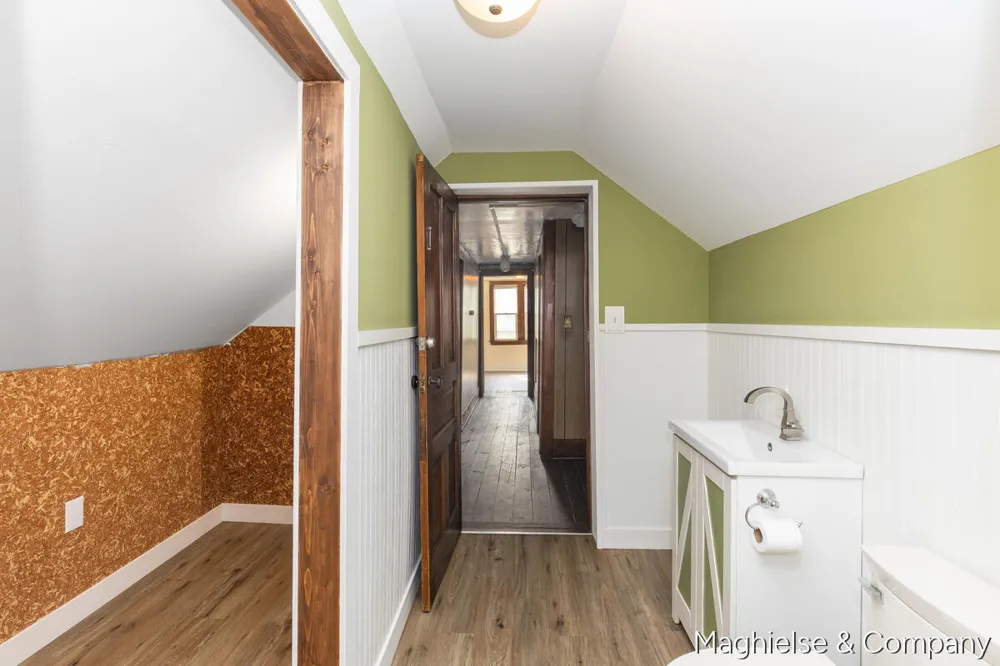 1106 Alpine Avenue NW Grand Rapids City, MI 49504