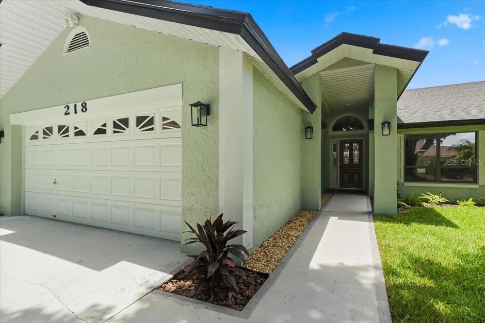 218 LAKE HARTRIDGE DRIVE NW Winter Haven, FL 33881